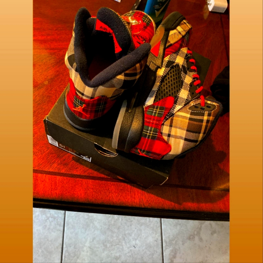 Jordan 5 mens 5 and a half woman 7